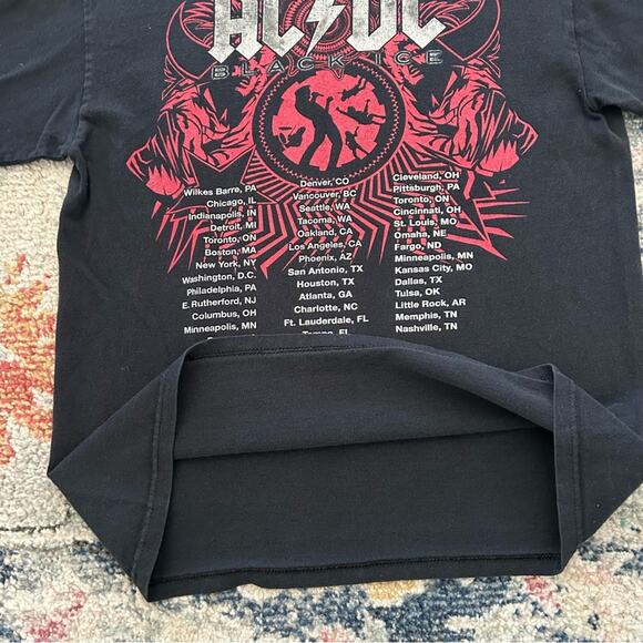 Vtg ac/dc band tour tee 08” 09” size medium - Picture 9 of 13